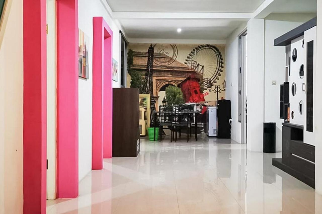 Reddoorz Plus @ Taman ماديون المظهر الخارجي الصورة